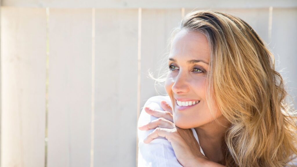 Perimenopaussi ja iho – kasvojen ihon muutokset 40–50-vuotiaana