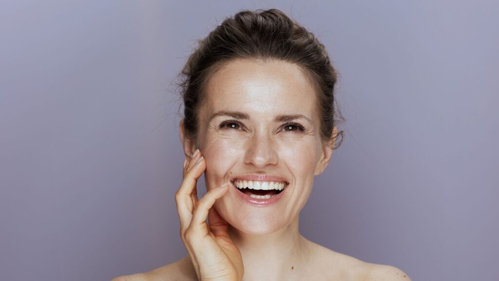 Perimenopaussi ja iho – kasvojen ihon muutokset vaihdevuosien lähestyessä